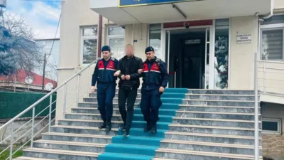 Valiliğin a&ccedil;ıklamasına g&ouml;re, Kocaeli İl Jandarma Komutanlığınca; aranan şahısların yakalanmasına