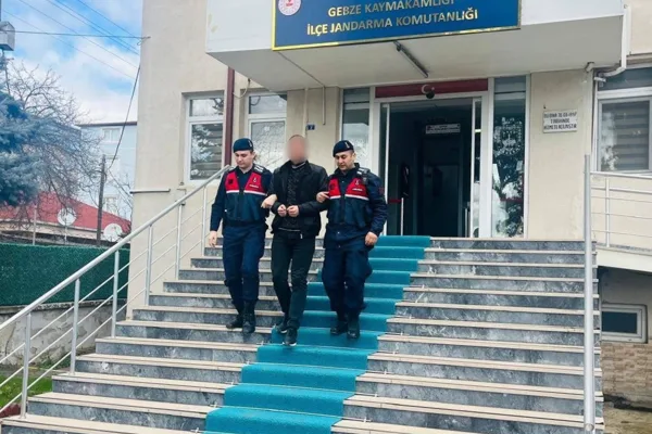 Valiliğin a&ccedil;ıklamasına g&ouml;re, Kocaeli İl Jandarma Komutanlığınca; aranan şahısların yakalanmasına