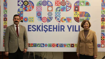 Toplantıya; CHP İl Başkanı Talat Yalaz, CHP Eskişehir Milletvekilleri Utku