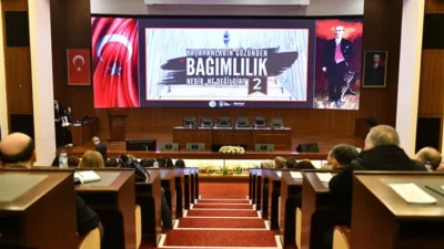 Panelde, bağımlılıkla m&uuml;cadelede damgalamanın kaldırılması ve toplumsal dayanışmanın &ouml;nemi vurgulandı.