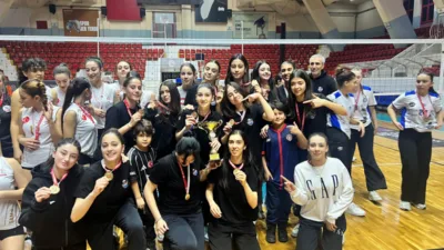 ABBSK Gen&ccedil; Kızlar Voleybol Takımı final m&uuml;sabakasında ATEM Spor Kul&uuml;b&uuml;&rsquo;n&uuml;