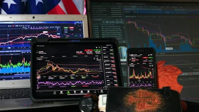 Analistlere g&ouml;re, yeni g&uuml;mr&uuml;k vergileri, enflasyon ve k&uuml;resel b&uuml;y&uuml;me beklentileri