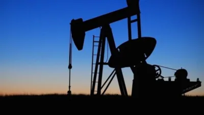 Bu gelişmelerle, Nisan ayı Brent petrol vadeli işlemleri y&uuml;zde 0,3
