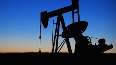 Referans Brent ham petrol vadeli işlemleri, &ouml;nceki seansta y&uuml;zde 2,7