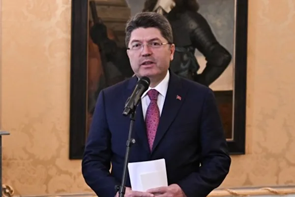 Adalet Bakanı Tun&ccedil;, Gen&ccedil;lik ve Spor Bakanı Osman Aşkın Bak,