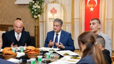 Vali Yavuz, hemşehrilerle aynı sofrayı paylaşmanın &ouml;nemine değinerek, bu t&uuml;r