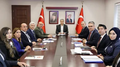 Adana&rsquo;da Eğitim Değerlendirme Toplantısı, Adana Valisi Yavuz başkanlığında yapıldı. Toplantıya