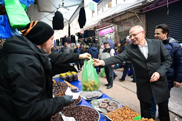 AK Parti Bursa İl Başkanı Davut G&uuml;rkan&rsquo;a programda AK Parti
