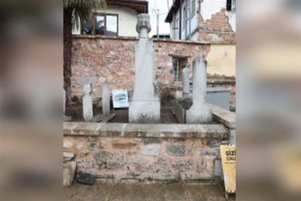 Osmanlı&rsquo;nın Bursa&rsquo;daki ilk camisi olarak kabul edilen ve 1326 yılında