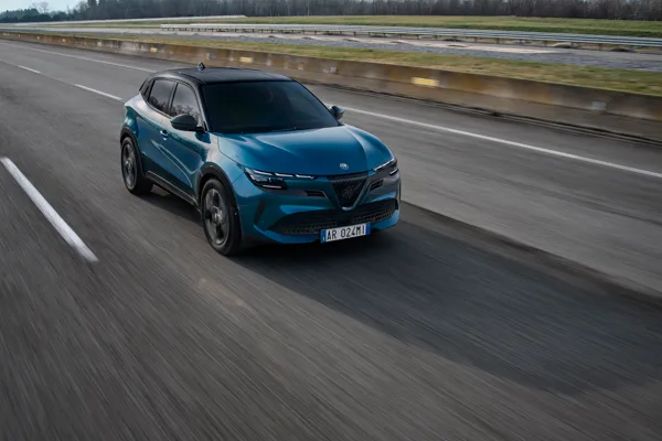 Alfa Romeo, şubat ayı boyunca Junior ve Tonale modellerine &ouml;zel