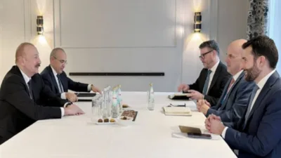 G&ouml;r&uuml;şmede, Azerbaycan&rsquo;ın teknolojik d&ouml;n&uuml;ş&uuml;m politikası ve Cumhurbaşkanı Aliyev&rsquo;in liderliğinde yapay
