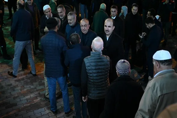 İlk teravih namazı, Ebu Eyy&ucirc;b el-Ensari Camii&rsquo;nde eda edildi. Namazın