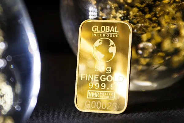 G&uuml;mr&uuml;k vergileriyle ilgili endişelerin yeniden artması, g&uuml;venli liman varlıklarına y&ouml;nelmeye