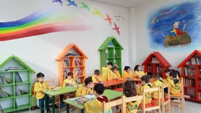 İzmit Belediyesi tarafından işletilen İZGİM, &ccedil;ocuklara y&ouml;nelik k&uuml;t&uuml;phane ve at&ouml;lye