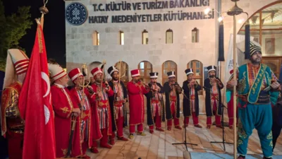 Depremin &uuml;&ccedil;&uuml;nc&uuml; yılında yeniden ayağa kalkma m&uuml;cadelesini s&uuml;rd&uuml;ren Hatay&rsquo;da ramazan