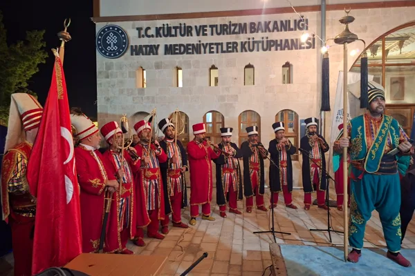 Depremin &uuml;&ccedil;&uuml;nc&uuml; yılında yeniden ayağa kalkma m&uuml;cadelesini s&uuml;rd&uuml;ren Hatay&rsquo;da ramazan