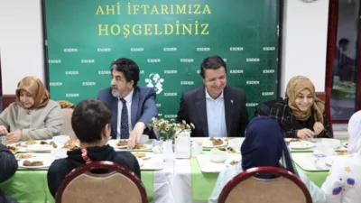 Saadet Partisi Genel Başkanı Arıkan, ramazan ayının ilk iftarında Esnaf