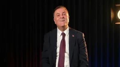 Sivas&rsquo;ın bir dağ k&ouml;y&uuml;nde başlayan yaşamı, İstanbul&rsquo;daki &ouml;ğrencilik ve &ccedil;alışma