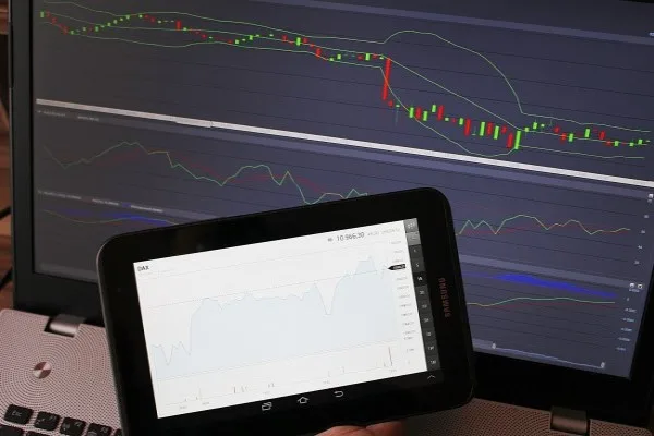BMD Araştırma'nın değerlendirmesinde, g&uuml;ne y&uuml;zde 0,36 azalışla 14.011,20 puandan başlayan