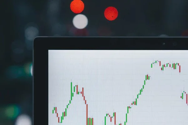 Avrupa hisse senetleri, Cuma g&uuml;n&uuml; Wall Street'in toparlanması ve Asya