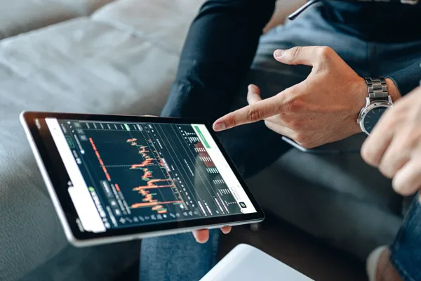 Avrupa genelinde Stoxx 600 Endeksi a&ccedil;ılış zilinden kısa bir s&uuml;re