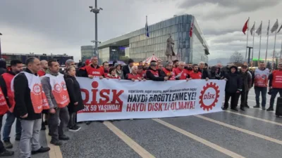 DİSK&rsquo;in 59. kuruluş yıl d&ouml;n&uuml;m&uuml; dolayısıyla Bursa&rsquo;da Altıparmak Millet Bah&ccedil;esi&rsquo;nden