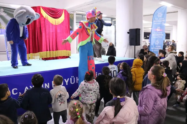 Etkinlikler kapsamında Hacivat-Karag&ouml;z oyunları, meddah anlatıları ve Aşuk ile Maşuk