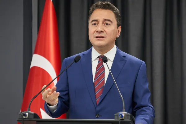 DEVA Partisi Genel Başkanı Babacan, İran'a yapılan saldırının b&ouml;lgesel istikrar