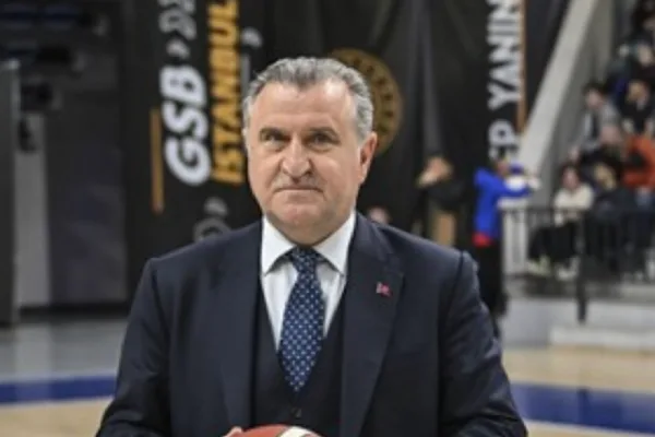 Gen&ccedil;lik ve Spor Bakanı Osman Aşkın Bak, Bulgaristan'da d&uuml;zenlenen Avrupa
