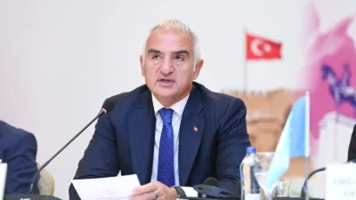 K&uuml;lt&uuml;r ve Turizm Bakanı Ersoy, Adalet Bakanlığı g&ouml;revine başlayan Akın