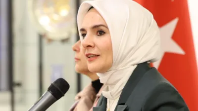 Aile ve Sosyal Hizmetler Bakanı G&ouml;ktaş,&nbsp;AK Parti Adana İl Başkanlığını