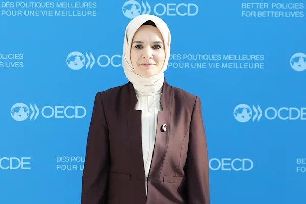 Aile ve Sosyal Hizmetler Bakanı&nbsp;G&ouml;ktaş, T&uuml;rkiye Espor Federasyonu Başkanı&nbsp;&Ouml;zdemir&nbsp;ve beraberindeki
