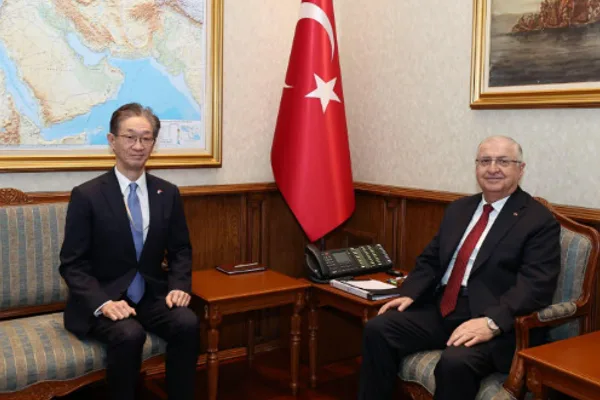 Milli Savunma Bakanı G&uuml;ler, Japonya'nın Ankara B&uuml;y&uuml;kel&ccedil;isi Tamura&rsquo;yı makamında kabul