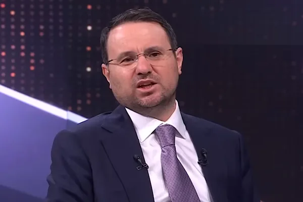 Adalet Bakanı Akın G&uuml;rlek, Cumhurbaşkanlığı Genel Sekreteri Hakkı Susmaz ile