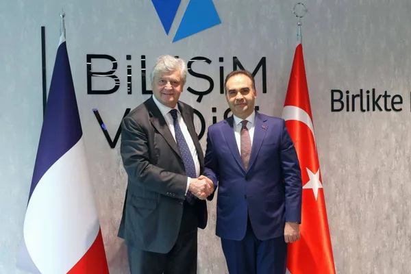 Sanayi ve Teknoloji Bakanı Mehmet Fatih Kacır, Fransa Dış Ticaret