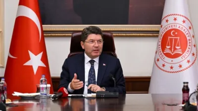 Adalet Bakanı Tun&ccedil;, Ankara'nın Yenimahalle il&ccedil;esinde bulunan ara&ccedil; muayene istasyonunda