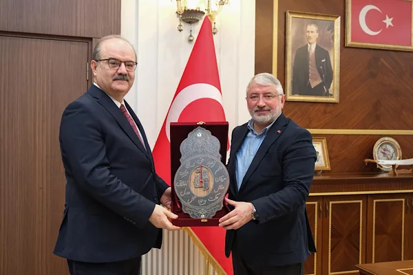 K&uuml;lt&uuml;r ve Turizm Bakan Yardımcısı Serdar &Ccedil;am, &Ccedil;orum Belediye Başkanı