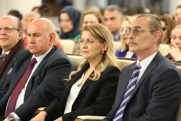 Avrupa Y&ouml;netişim M&uuml;kemmelliği Markası (ELoGE) &ouml;d&uuml;l&uuml;, Bakırk&ouml;y Belediyesi&rsquo;ne verildi. Avrupa