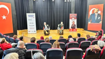 Bakırk&ouml;y&rsquo;de k&uuml;lt&uuml;r ve sanat etkinlikleri kapsamında ger&ccedil;ekleştirilen &ldquo;Bakırk&ouml;y Muhabbeti&rdquo; s&ouml;yleşileri,