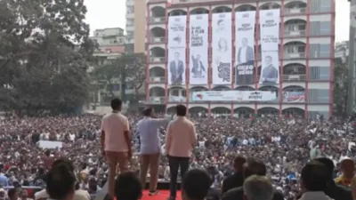 Bangladeş'te yaklaşık 127 milyon se&ccedil;men bulunuyor. Bangladeş, 2024'te &ouml;ğrenci &ouml;nderliğindeki