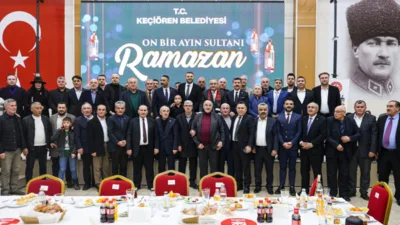 Ke&ccedil;i&ouml;ren Belediye Başkanı Mesut &Ouml;zarslan, Mevlana K&uuml;lt&uuml;r Merkezi&rsquo;nde d&uuml;zenlenen iftar