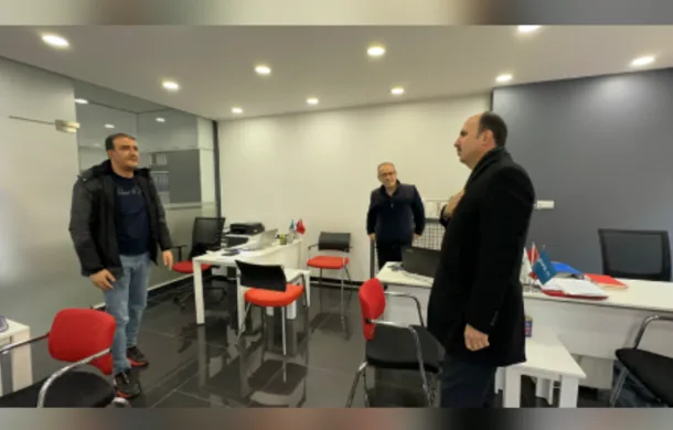 Konya B&uuml;y&uuml;kşehir Belediye Başkanı Uğur İbrahim Altay, şehir merkezinde iftar