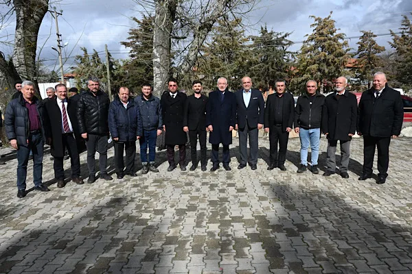 Isparta Belediye Başkanı Ş&uuml;kr&uuml; Başdeğirmen Ke&ccedil;iborlu İncesu k&ouml;y&uuml;n&uuml; ziyaret etti.