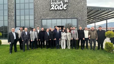 Isparta Belediye Başkanı Ş&uuml;kr&uuml; Başdeğirmen; belediye başkan yardımcıları ve M&Uuml;SİAD