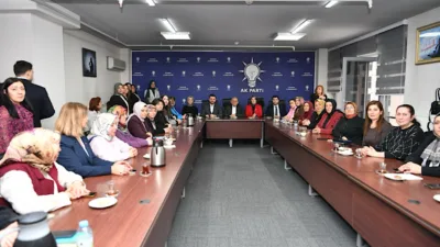 Kayseri B&uuml;y&uuml;kşehir Belediye Başkanı Dr. Memduh B&uuml;y&uuml;kkılı&ccedil;, AK Parti Kayseri