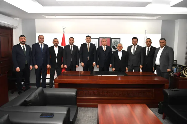 Kayseri B&uuml;y&uuml;kşehir Belediye Başkanı Memduh B&uuml;y&uuml;kkılı&ccedil;, AK Parti Kayseri İl