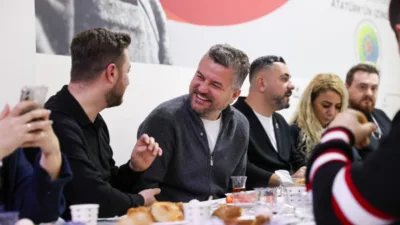 Buca Belediye Başkanı Duman, Kozağa&ccedil; Gen&ccedil;lik Derneği&rsquo;nin d&uuml;zenlediği sahur programına