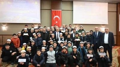 B&uuml;y&uuml;kşehir Belediye Başkanı Sami Er, hayırsever iş insanı Erdal G&ouml;&ccedil;mez