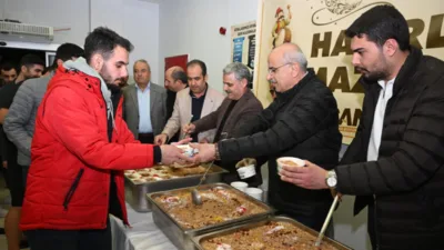 Battalgazi Erkek &Ouml;ğrenci Yurdu&rsquo;nda kalan &ouml;ğrencilerle bir araya gelen B&uuml;y&uuml;kşehir