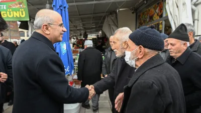 B&uuml;y&uuml;kşehir Belediye Başkanı Sami Er, cuma namazını Eskimalatya Merkez Camisinde
